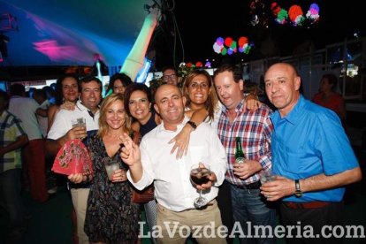 La última tanda de fotos de la caseta en esta Feria 2015, aunque la fiesta sigue. ¡A disfrutar!