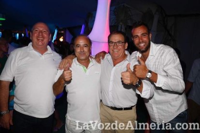 La última tanda de fotos de la caseta en esta Feria 2015, aunque la fiesta sigue. ¡A disfrutar!