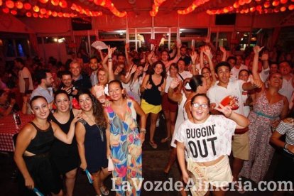 La última tanda de fotos de la caseta en esta Feria 2015, aunque la fiesta sigue. ¡A disfrutar!