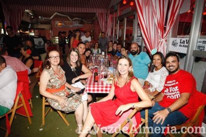 La última tanda de fotos de la caseta en esta Feria 2015, aunque la fiesta sigue. ¡A disfrutar!