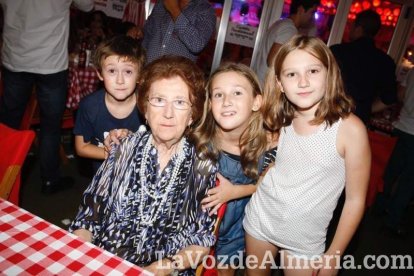 La última tanda de fotos de la caseta en esta Feria 2015, aunque la fiesta sigue. ¡A disfrutar!