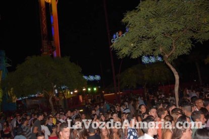 Caseta de Los 40 Principales y Guarapo Night en la Feria de Almeriía 2015. Fotos: Néstor Cánovas.