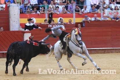 Corrida de rejones en la Plaza de Toros de Almería.