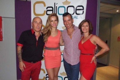 Adrián y Anita han inaugurado el evento organizado por Salsatore Almería, con el DJ Capi