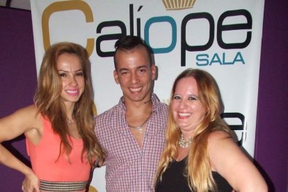 Adrián y Anita han inaugurado el evento organizado por Salsatore Almería, con el DJ Capi