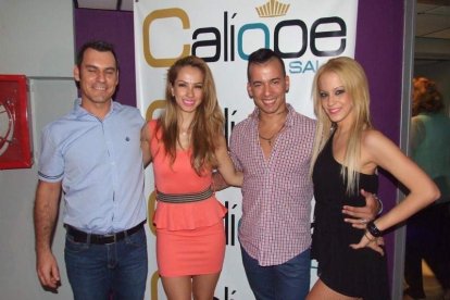 Adrián y Anita han inaugurado el evento organizado por Salsatore Almería, con el DJ Capi
