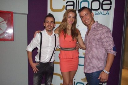 Adrián y Anita han inaugurado el evento organizado por Salsatore Almería, con el DJ Capi