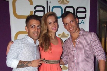 Adrián y Anita han inaugurado el evento organizado por Salsatore Almería, con el DJ Capi