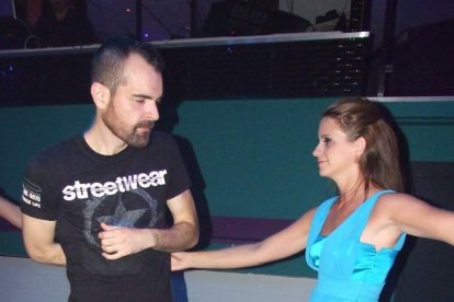 Adrián y Anita han inaugurado el evento organizado por Salsatore Almería, con el DJ Capi