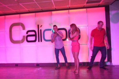 Adrián y Anita han inaugurado el evento organizado por Salsatore Almería, con el DJ Capi