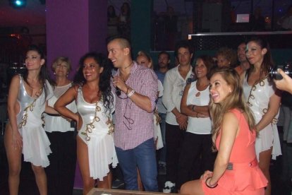 Adrián y Anita han inaugurado el evento organizado por Salsatore Almería, con el DJ Capi