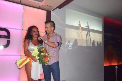 Adrián y Anita han inaugurado el evento organizado por Salsatore Almería, con el DJ Capi