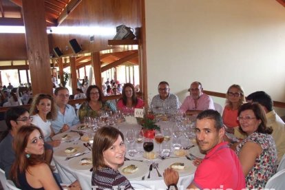 El Restaurante Club de Golf Playa Serena, en Roquetas de Mar, acogió la comida anual de inicio de campaña de Hortamar. Fotos: J. A. Barrio
