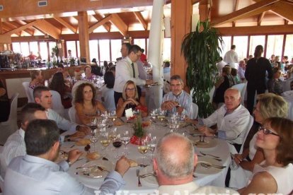El Restaurante Club de Golf Playa Serena, en Roquetas de Mar, acogió la comida anual de inicio de campaña de Hortamar. Fotos: J. A. Barrio