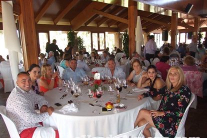 El Restaurante Club de Golf Playa Serena, en Roquetas de Mar, acogió la comida anual de inicio de campaña de Hortamar. Fotos: J. A. Barrio