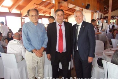 El Restaurante Club de Golf Playa Serena, en Roquetas de Mar, acogió la comida anual de inicio de campaña de Hortamar. Fotos: J. A. Barrio