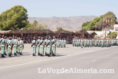 Más de 3.000 personas asisten al 95 aniversario de La Legión.El ministro de Defensa Morenés preside un acto conmemorativo que coincide co