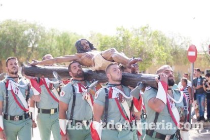 Más de 3.000 personas asisten al 95 aniversario de La Legión.El ministro de Defensa Morenés preside un acto conmemorativo que coincide co