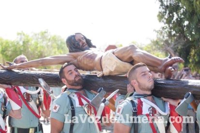 Más de 3.000 personas asisten al 95 aniversario de La Legión.El ministro de Defensa Morenés preside un acto conmemorativo que coincide co