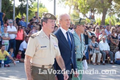 Más de 3.000 personas asisten al 95 aniversario de La Legión.El ministro de Defensa Morenés preside un acto conmemorativo que coincide co