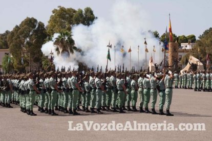 Más de 3.000 personas asisten al 95 aniversario de La Legión.El ministro de Defensa Morenés preside un acto conmemorativo que coincide co
