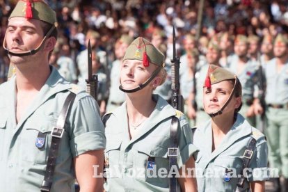 Más de 3.000 personas asisten al 95 aniversario de La Legión.El ministro de Defensa Morenés preside un acto conmemorativo que coincide co