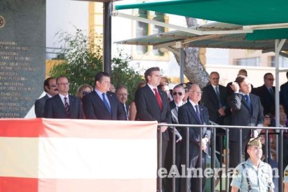 Más de 3.000 personas asisten al 95 aniversario de La Legión.El ministro de Defensa Morenés preside un acto conmemorativo que coincide co