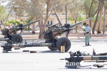 Más de 3.000 personas asisten al 95 aniversario de La Legión.El ministro de Defensa Morenés preside un acto conmemorativo que coincide co