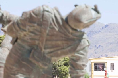 Más de 3.000 personas asisten al 95 aniversario de La Legión.El ministro de Defensa Morenés preside un acto conmemorativo que coincide co