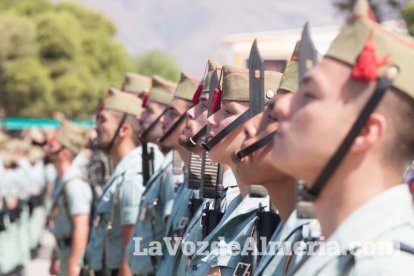 Más de 3.000 personas asisten al 95 aniversario de La Legión.El ministro de Defensa Morenés preside un acto conmemorativo que coincide co