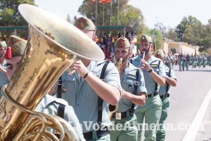 Más de 3.000 personas asisten al 95 aniversario de La Legión.El ministro de Defensa Morenés preside un acto conmemorativo que coincide co