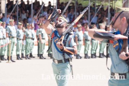Más de 3.000 personas asisten al 95 aniversario de La Legión.El ministro de Defensa Morenés preside un acto conmemorativo que coincide co