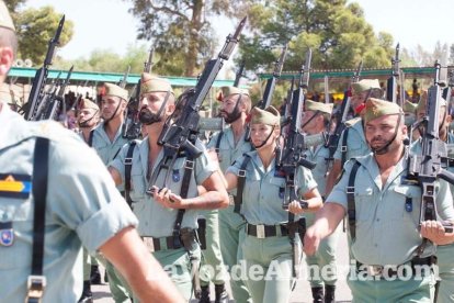 Más de 3.000 personas asisten al 95 aniversario de La Legión.El ministro de Defensa Morenés preside un acto conmemorativo que coincide co