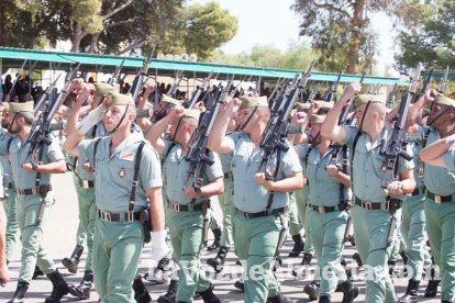 Más de 3.000 personas asisten al 95 aniversario de La Legión.El ministro de Defensa Morenés preside un acto conmemorativo que coincide co