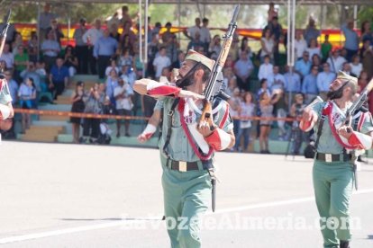 Más de 3.000 personas asisten al 95 aniversario de La Legión.El ministro de Defensa Morenés preside un acto conmemorativo que coincide co