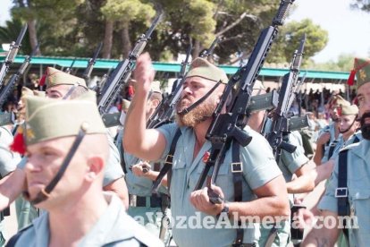 Más de 3.000 personas asisten al 95 aniversario de La Legión.El ministro de Defensa Morenés preside un acto conmemorativo que coincide co
