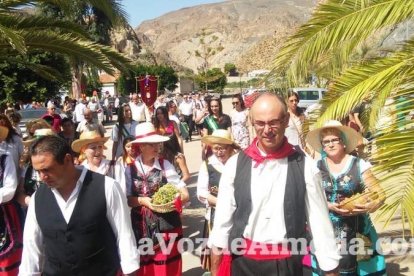 Alboloduy brinda la pisada de su primera uva a Paco Calvache