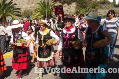 Alboloduy brinda la pisada de su primera uva a Paco Calvache