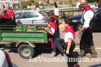 Alboloduy brinda la pisada de su primera uva a Paco Calvache