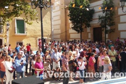 Alboloduy brinda la pisada de su primera uva a Paco Calvache