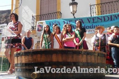 Alboloduy brinda la pisada de su primera uva a Paco Calvache