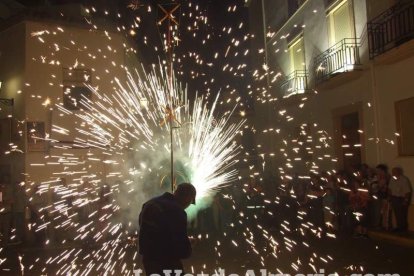 La devoción al Santísimo Cristo de la Luz llena Dalías de pólvora