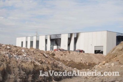 Un fallecido y dos heridos graves en una explosión en una planta de combustibles ubicada en el PITA.