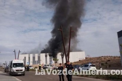 Un fallecido y dos heridos graves en una explosión en una planta de combustibles ubicada en el PITA.