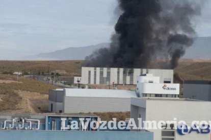 Un fallecido y dos heridos graves en una explosión en una planta de combustibles ubicada en el PITA.