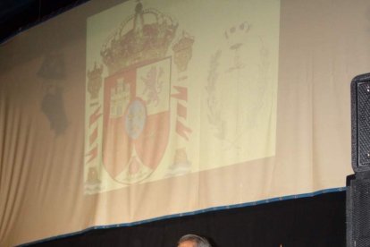 El Acebuche celebra el día de La Merced en el salón de actos de la prisión.