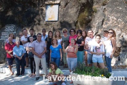 La Virgen se queda en Huebro tras la defensa de sus vecinos