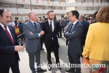 Celebración del día de la Guardia Civil en Almería con un homenaje al agente Quintana fallecido en julio. Fotos: Juan Sánchez.