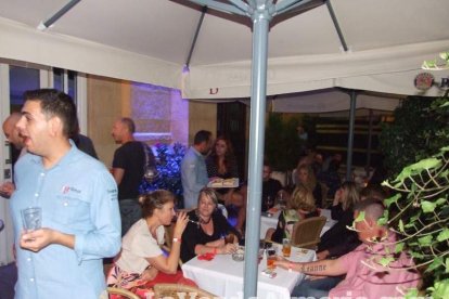 Fiesta de Juego de Tronos en Burane con actores y resto de personal de la serie. Fotos: JA Barrios.