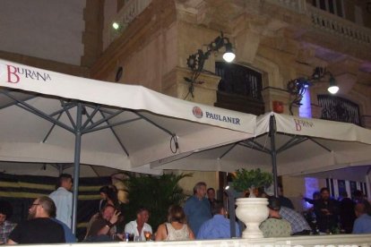 Fiesta de Juego de Tronos en Burane con actores y resto de personal de la serie. Fotos: JA Barrios.